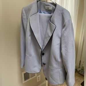 Women’s suit, new with tags
